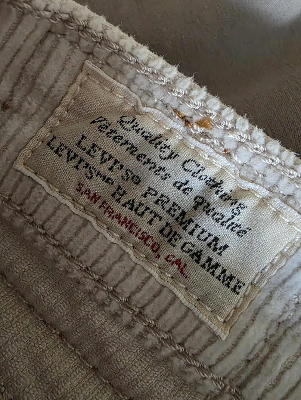 Levi's 70's high rise flare cord jeans in Sandshell 29W - Picture 9 of 15